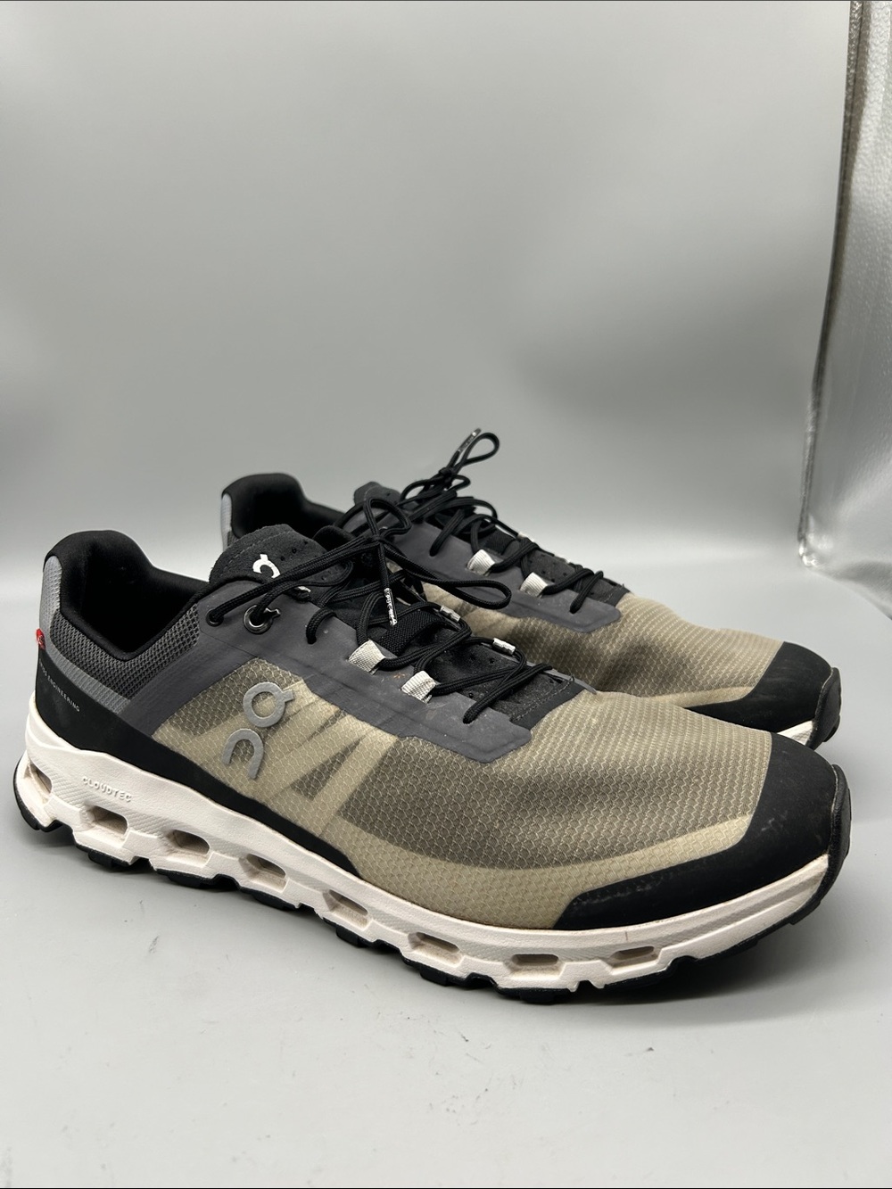On Mens Cloudvista Running Shoe Gray Sz 11